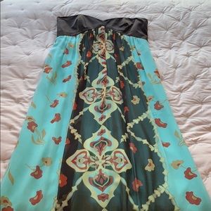 Beautiful Laundry by Shelli Segal formal gown